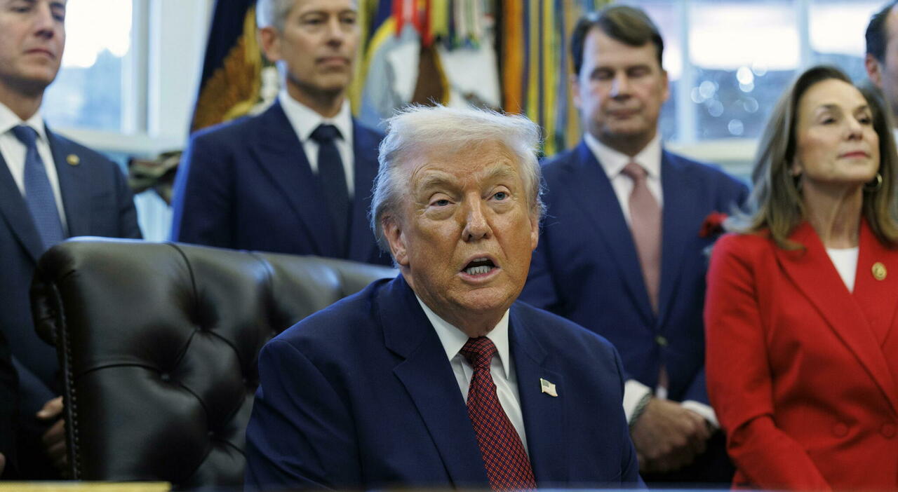 Donald Trump allenta gli standard per le emissioni delle auto volute da Joe Biden