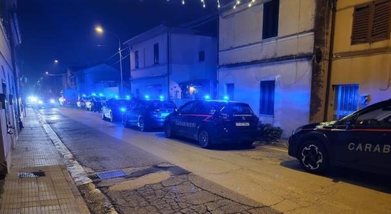 Montemarciano, «Segregata in casa e violentata»: lancia l?Sos, salvata una 16enne