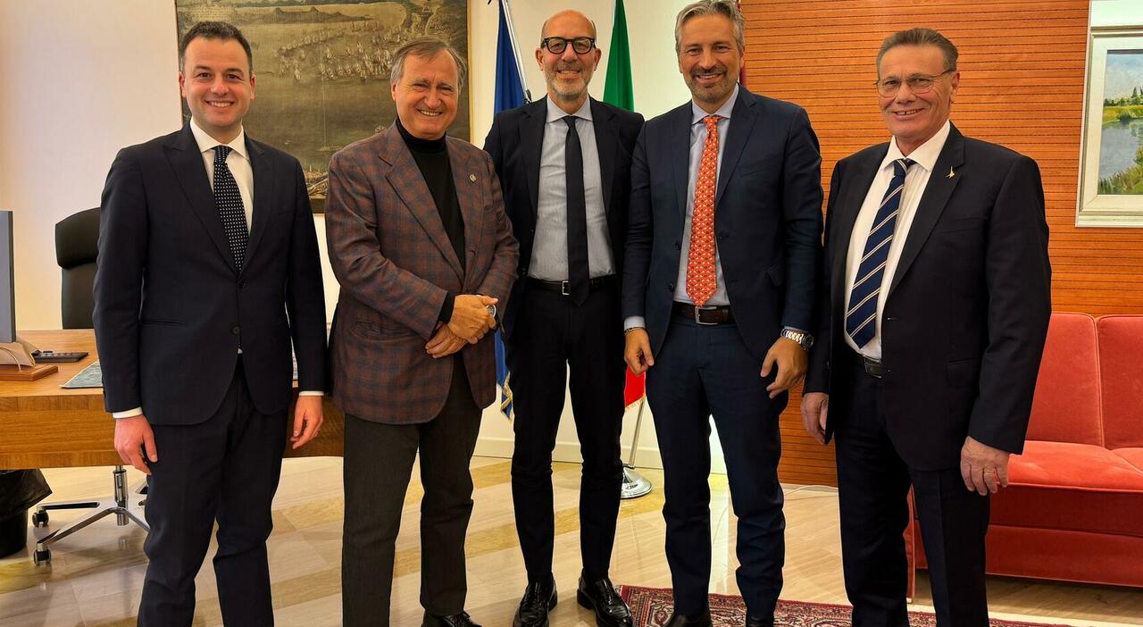 Giunta, la riunione del sindaco in via Palazzo con i segretari dei partiti di maggioranza: ecco assessori e deleghe