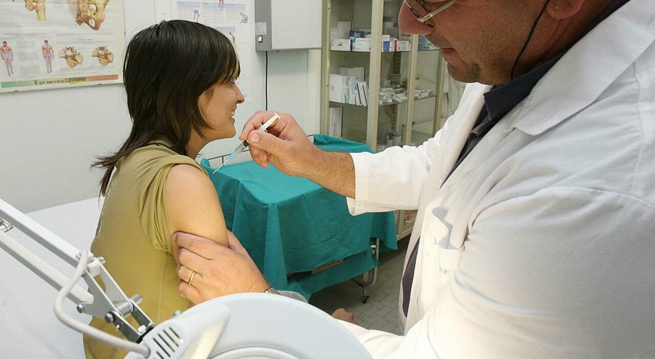 Influenza, oltre 3 milioni di casi: bimbi piccoli i più colpiti. Sintomi, durata e cure. «No antibiotici, vitamine ma ?dalla dieta» Influenza, oltre 3 milioni di casi: bimbi piccoli i più colpiti. Sintomi, durata e cure. «No antibiotici, vitamine ma ?dalla dieta»