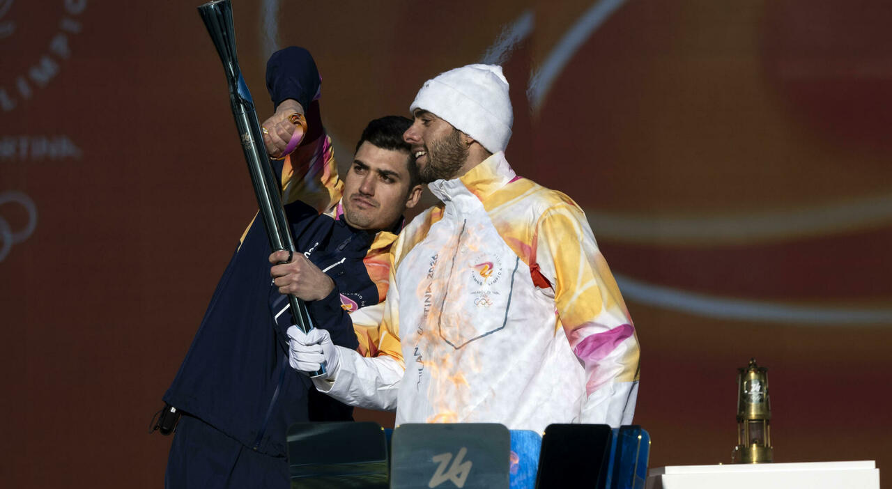 Milano Cortina 2026, al via il viaggio della fiamma olimpica. Gregorio Paltrinieri apre la staffetta, Polonara: «Un