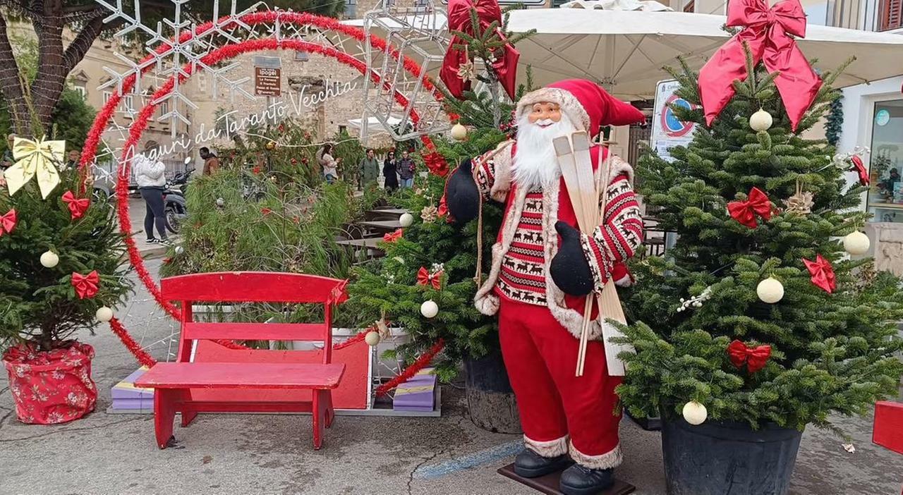 La magia del Natale: Città Vecchia fulcro delle feste tra addobbi, fiori e luminarie La magia del Natale: Città Vecchia fulcro delle feste tra addobbi, fiori e luminarie