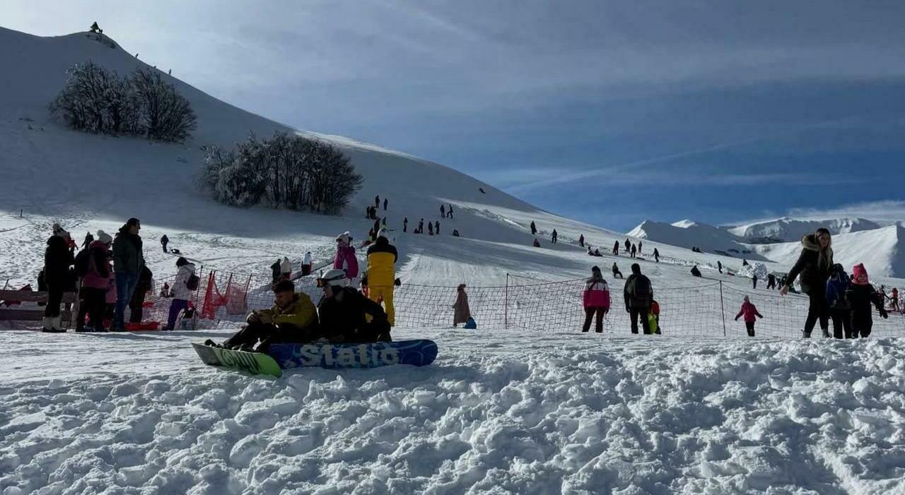 Un ponte sugli sci: «Pronti all?assalto». La montagna si prepara a migliaia di arrivi per l?Immacolata. Ecco le piste aperte Un ponte sugli sci: «Pronti all?assalto». La montagna si prepara a migliaia di arrivi per l?Immacolata. Ecco le piste aperte