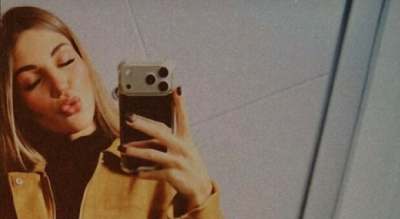 Incidente tra auto e microcar, Matilde Lucri morta a 16 anni: lo scontro a Formello. Illeso l Incidente tra auto e microcar, Matilde Lucri morta a 16 anni: lo scontro a Formello. Illeso l