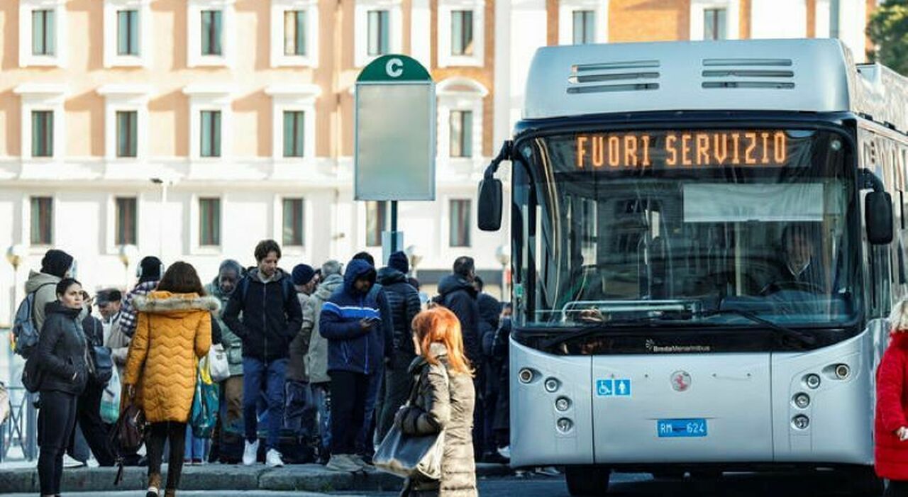 Scioperi di dicembre, la settimana nera: il 9 trasporto pubblico a rischio a Roma, il 12 lo stop generale. Tutti gli orari