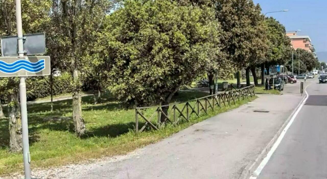 Porto Recanati, maxi rissa tra giovanissimi e il parco diventa un ring: un 16enne si rifugia in caserma, indagini in corso Porto Recanati, maxi rissa tra giovanissimi e il parco diventa un ring: un 16enne si rifugia in caserma, indagini in corso