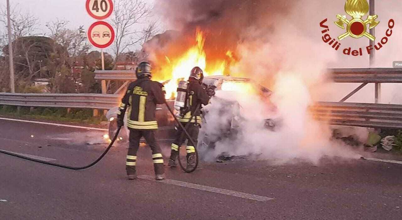 Maserati a fuoco, paura sulla tangenziale di Lecce
