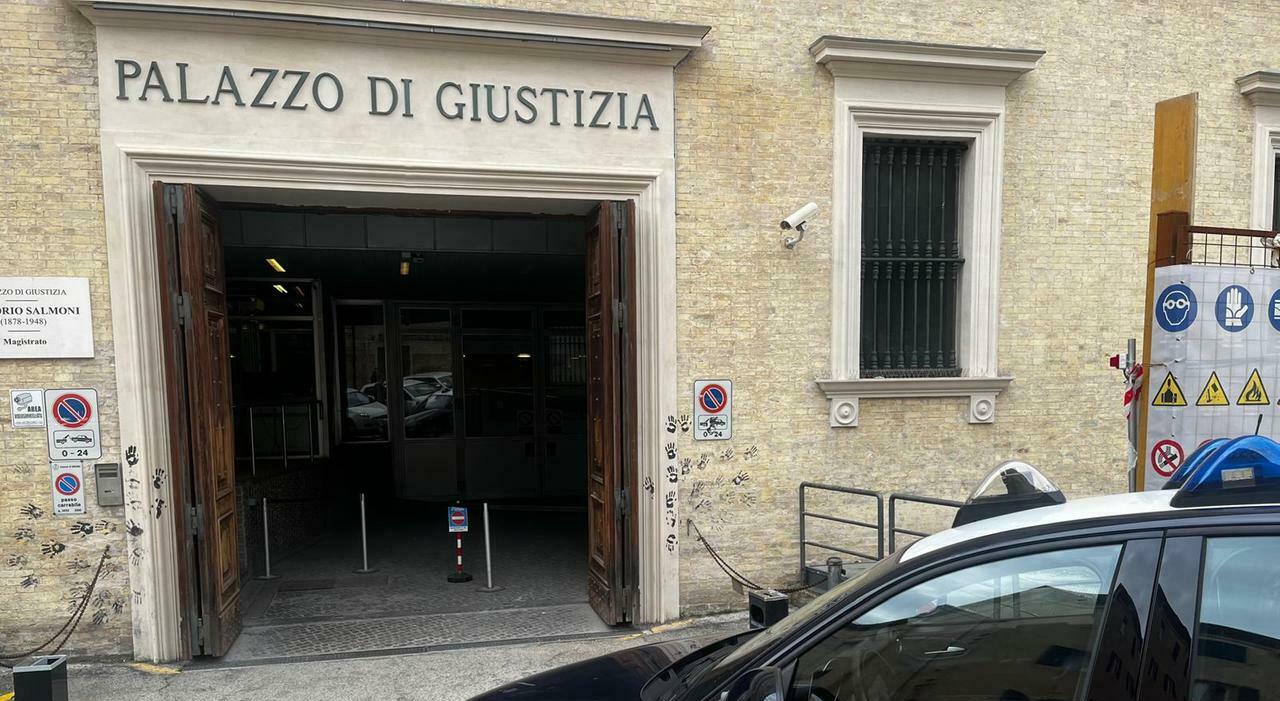 tarocca la targa per evitare le multe altra condanna per il finto dentista dei vip le sanzioni arrivavano a un anziana da Corriereadriatico.it tarocca la targa per evitare le multe altra condanna per il finto dentista dei vip le sanzioni arrivavano a un anziana