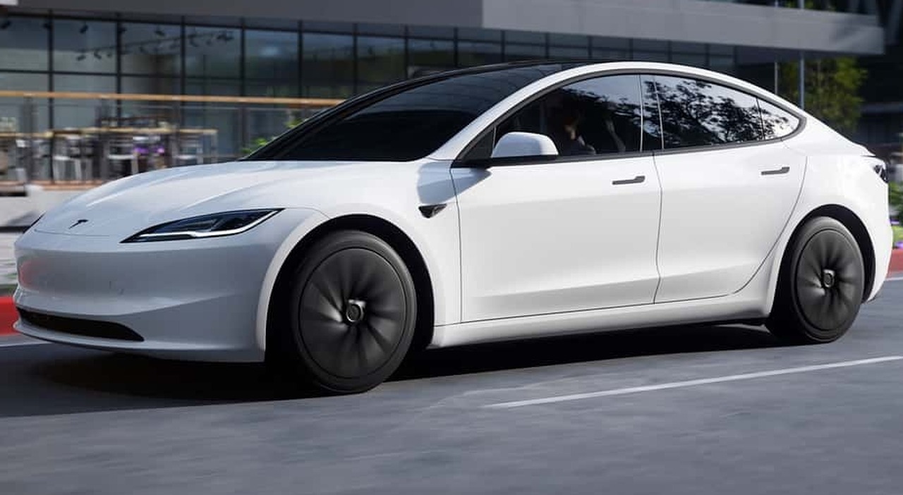 La Model 3 Standard