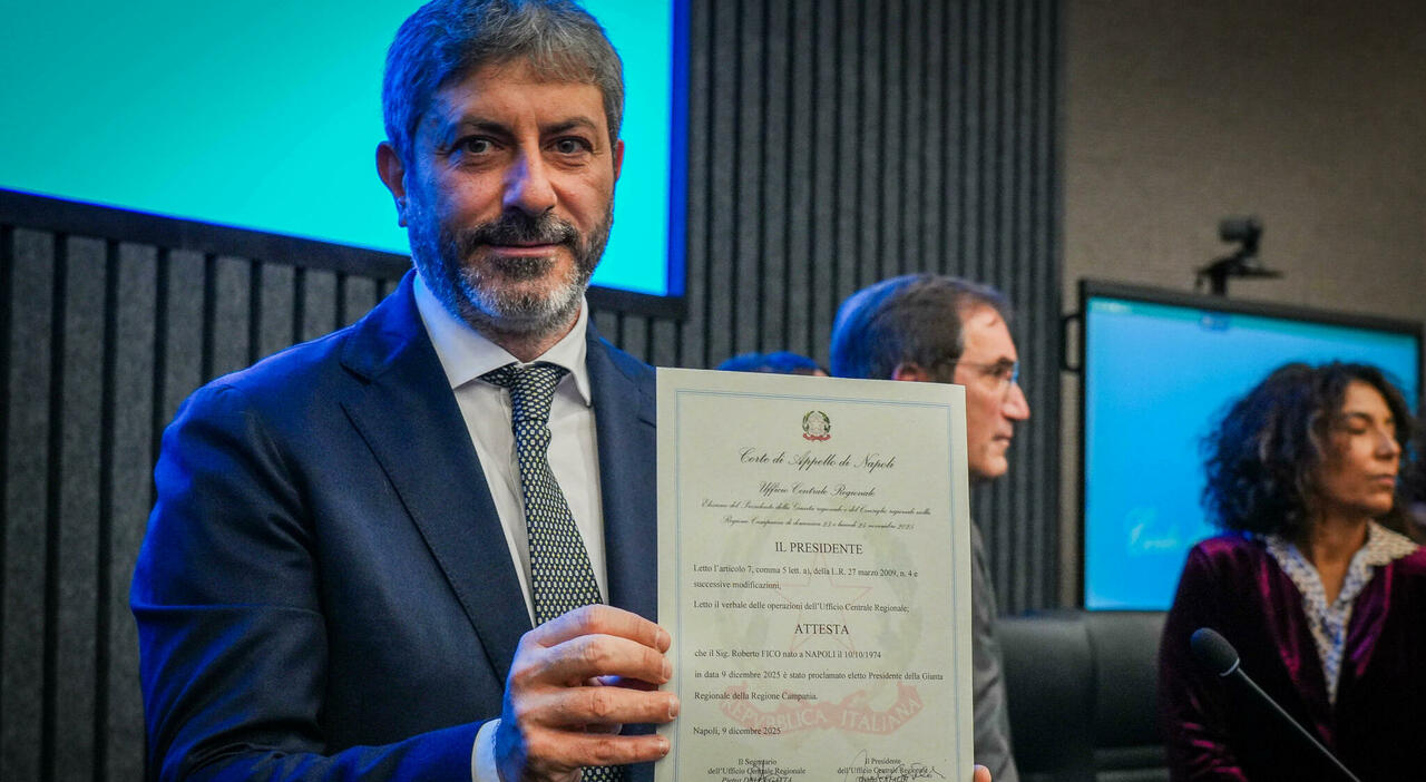 Regione, inizia l?era di Roberto Fico: «Priorità ai temi sociali». E annuncia un Piano casa Regione, inizia l?era di Roberto Fico: «Priorità ai temi sociali». E annuncia un Piano casa