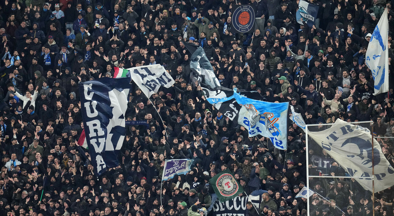 invasione azzurra a lisbona lo sciopero non ferma i tifosi del napoli da Ilmattino.it invasione azzurra a lisbona lo sciopero non ferma i tifosi del napoli