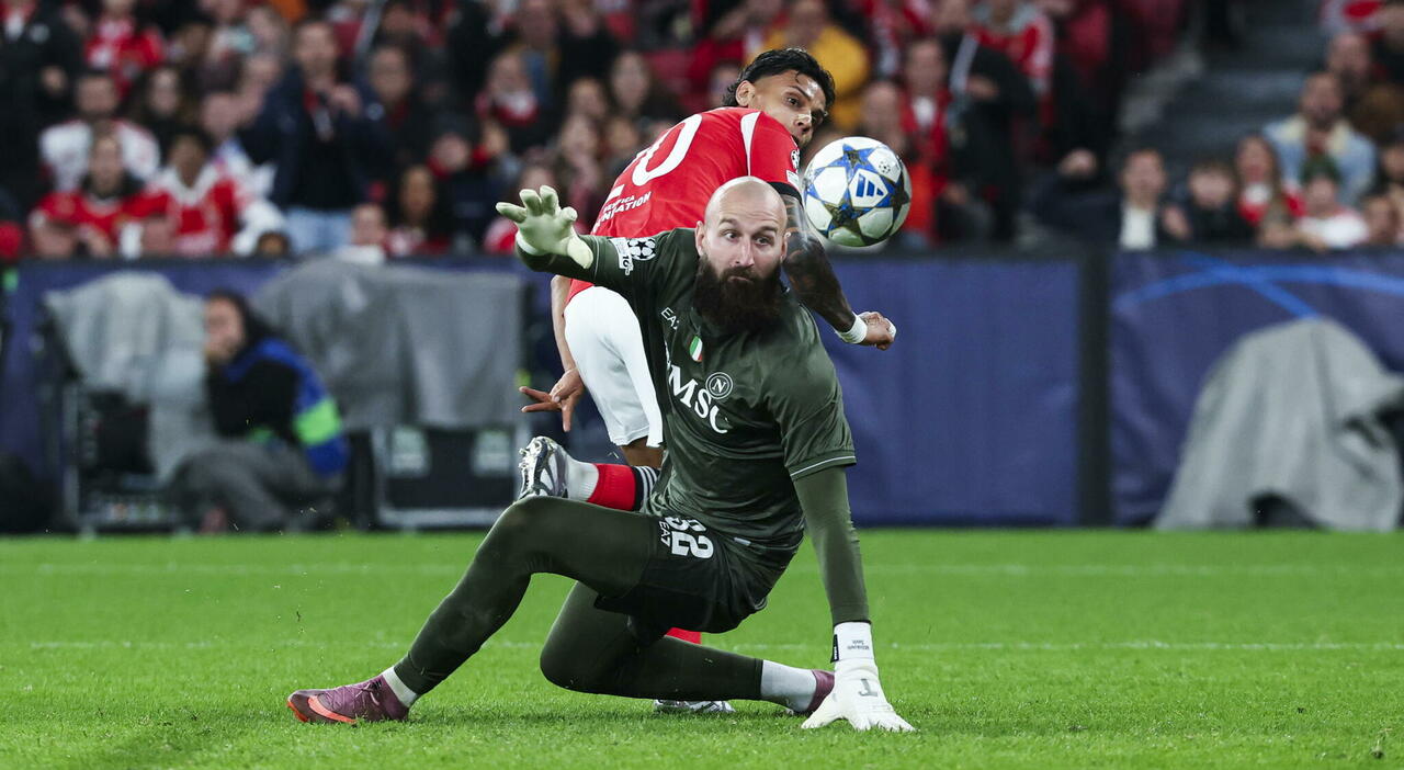 Benfica Napoli 2 0, troppo Mourinho per Conte: azzurri sconfitti al da Luz Benfica Napoli 2 0, troppo Mourinho per Conte: azzurri sconfitti al da Luz