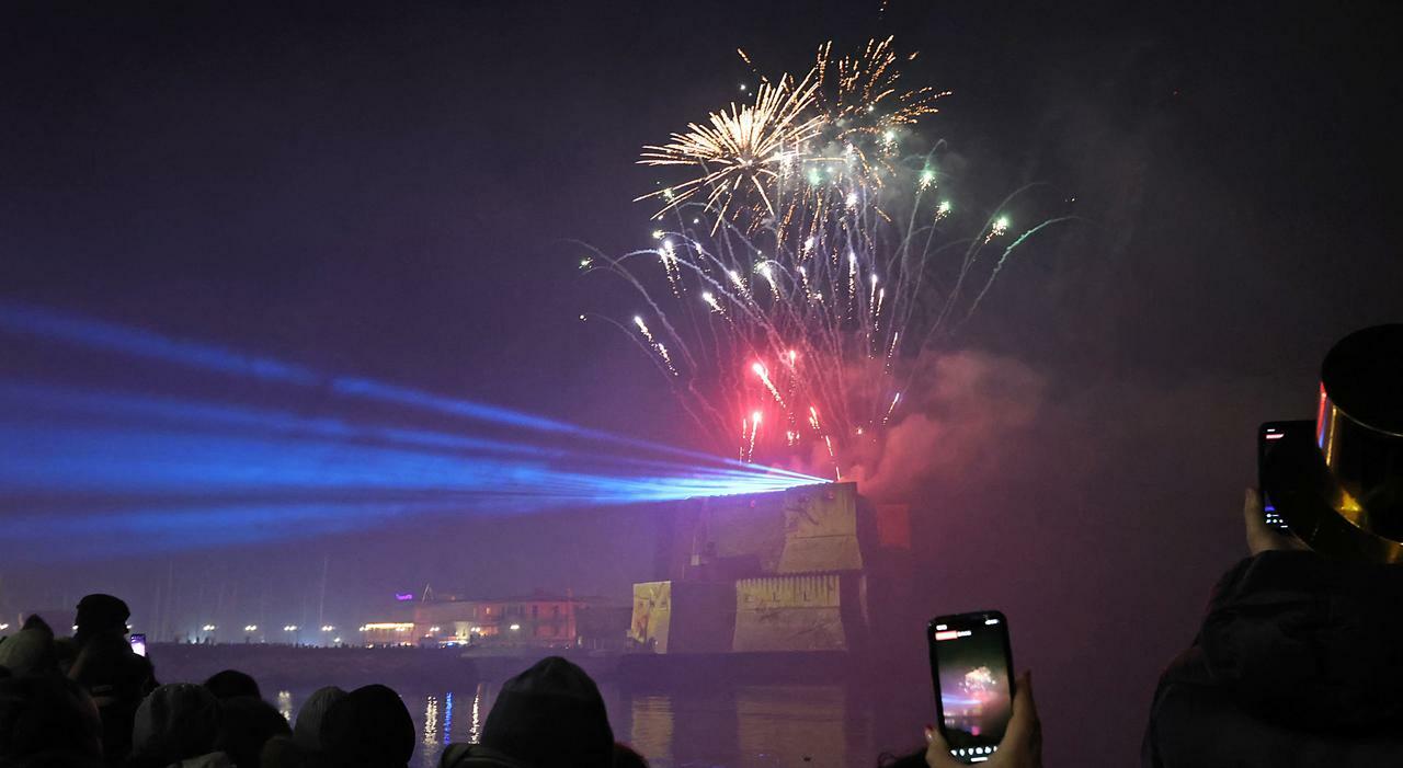 capodanno a napoli pi249 vigili e stop a nuovi cantieri per la metro si tratta ancora