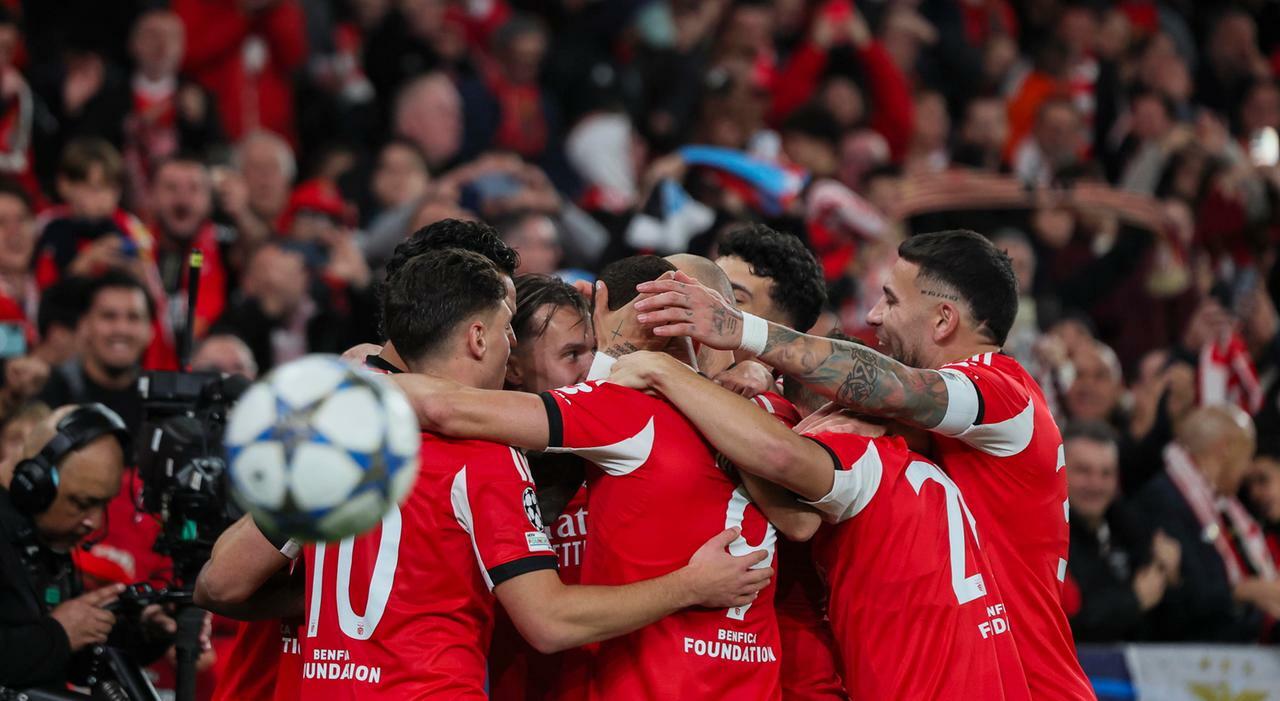 napoli fantasma a lisbona il benfica di mourinho dilaga da Ilmattino.it napoli fantasma a lisbona il benfica di mourinho dilaga