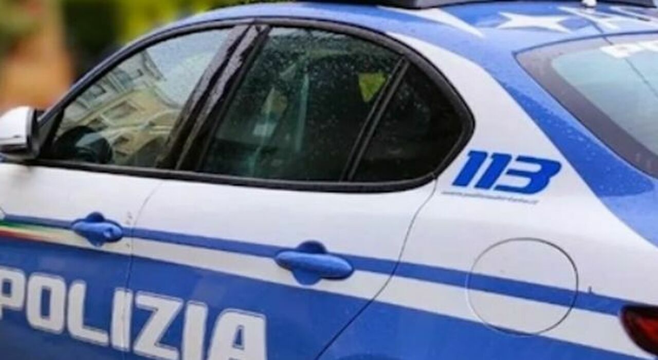 Napoli, esplode una bomba in una pizzeria appena inaugurata a San Pietro a Patierno, l Napoli, esplode una bomba in una pizzeria appena inaugurata a San Pietro a Patierno, l