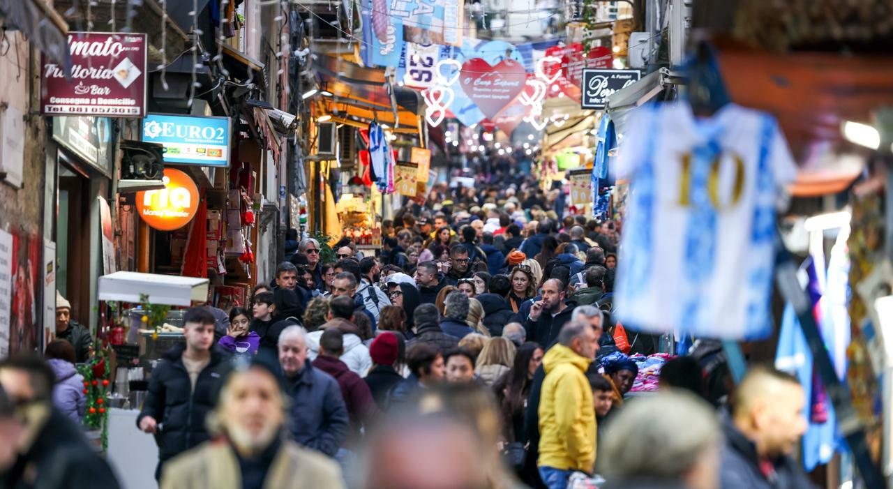 napoli natale con pi249 turisti andr224 meglio del 24 a capodanno sold out da Ilmattino.it napoli natale con pi249 turisti andr224 meglio del 24 a capodanno sold out