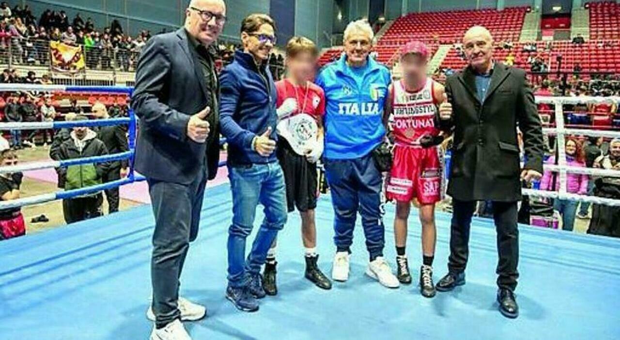 https://statics.cedscdn.it/photos/MED_HIGH/2025/12/13/9243713_13215327_llorenzo_berlusconi_ring_boxe_vittoria.jpg