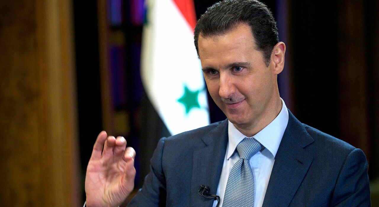 https://statics.cedscdn.it/photos/MED_HIGH/2025/12/16/9248438_16094753_bashar_al_assad_esilio_mosca_cosa_fa_che_fine_ha_fatto.jpg