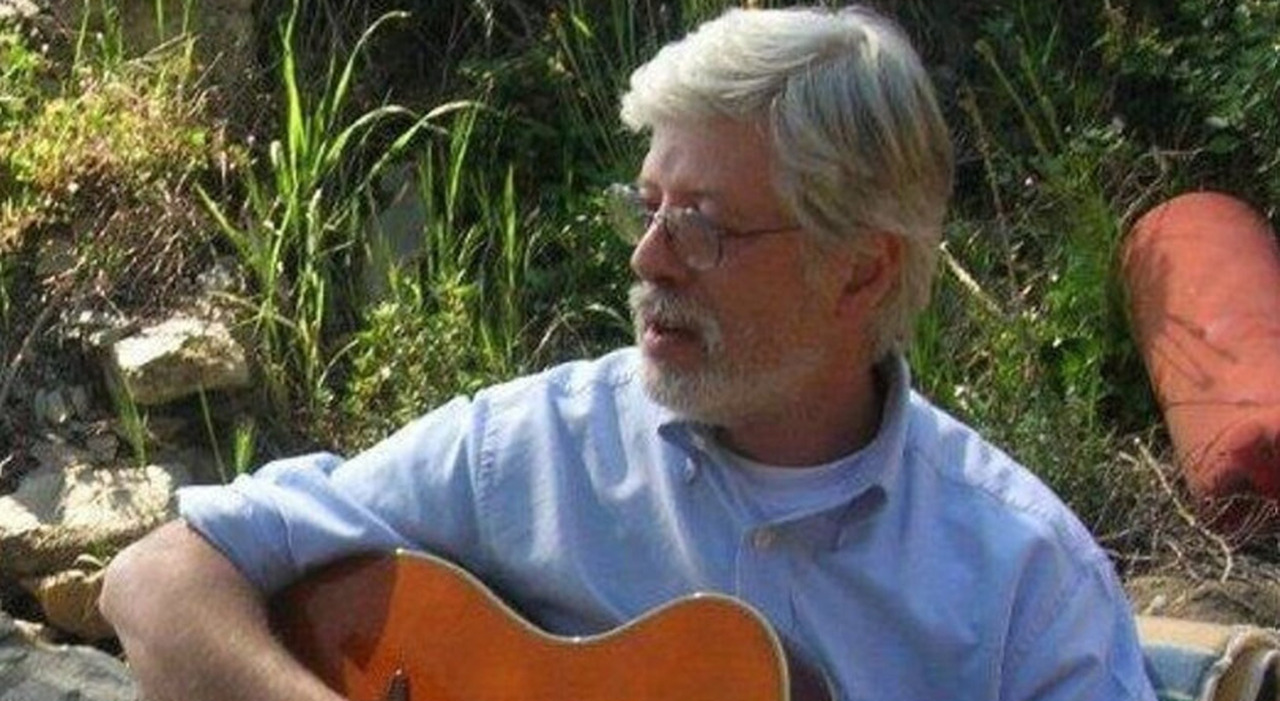 travolto da un tir e trascinato sotto le ruote per due chilometri cos236 232 morto il musicista elio arlandi aveva 67 anni da Leggo.it travolto da un tir e trascinato sotto le ruote per due chilometri cos236 232 morto il musicista elio arlandi aveva 67 anni