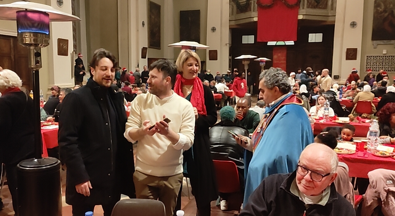 https://statics.cedscdn.it/photos/MED_HIGH/2025/12/25/9264213_25160558_alberto_stefani_natale_sant_egidio_poveri_padova.jpg