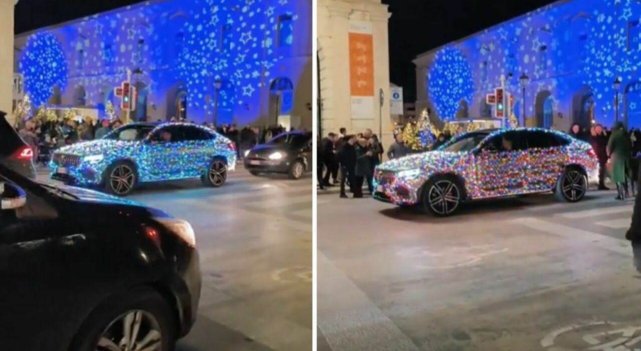 https://statics.cedscdn.it/photos/MED_HIGH/2025/12/26/9264640_26145713_auto_ricoperta_luci_di_natale_mercedes_bari_video_multa_conducente.jpg