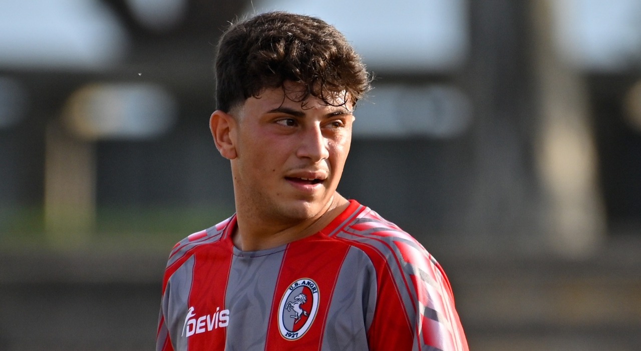 bruno petrone accoltellato a napoli quattro in cella e un denunciato la madre educate i vostri figli