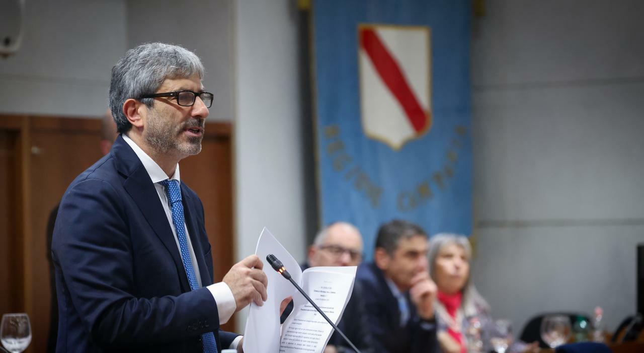 Roberto Fico, rompicapo giunta: scintille sulle deleghe e c?è il dubbio Sportiello