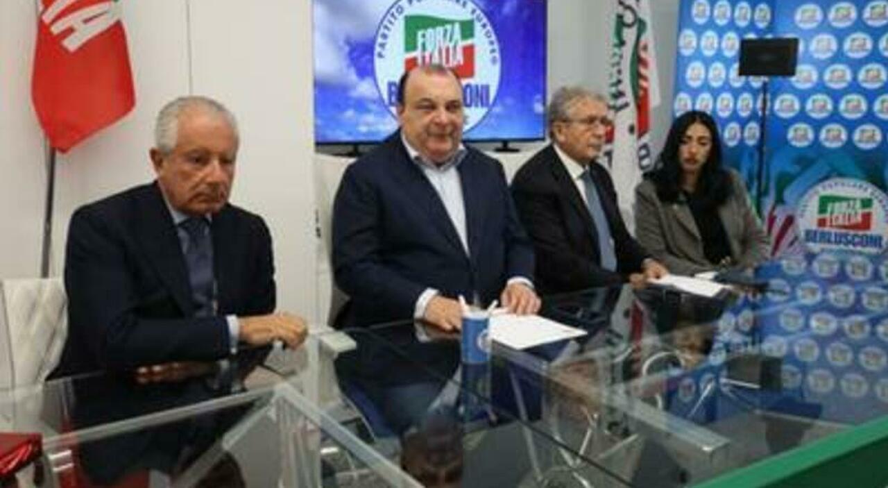 regione campania tensioni in maggioranza laffondo del centrodestra 200 un cortile delle risse da Ilmattino.it regione campania tensioni in maggioranza laffondo del centrodestra 200 un cortile delle risse