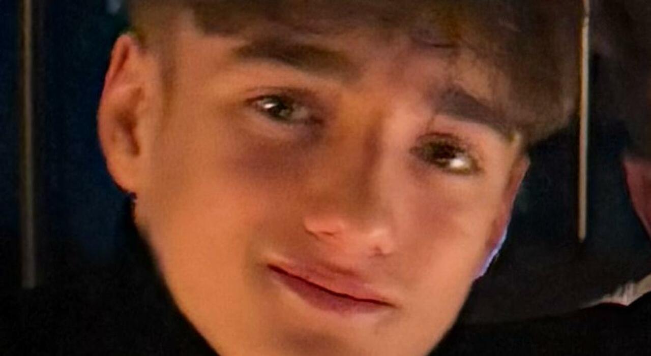 Crans-Montana, il padre di Giuseppe Giola: «Mio figlio è fuggito e ha lanciato l’allarme, ma non sa che i suoi amici sono morti» Crans-Montana, il padre di Giuseppe Giola: «Mio figlio è fuggito e ha lanciato l’allarme, ma non sa che i suoi amici sono morti»