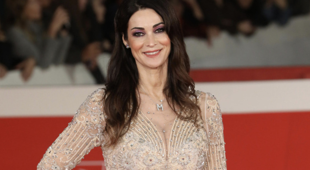 manuela arcuri compie 49 anni il flirt con garko il no di troisi il divorzio con coco grande passione montano una dolce storia d amore i calendari non li rifarei da Leggo.it manuela arcuri compie 49 anni il flirt con garko il no di troisi il divorzio con coco grande passione montano una dolce storia d amore i calendari non li rifarei