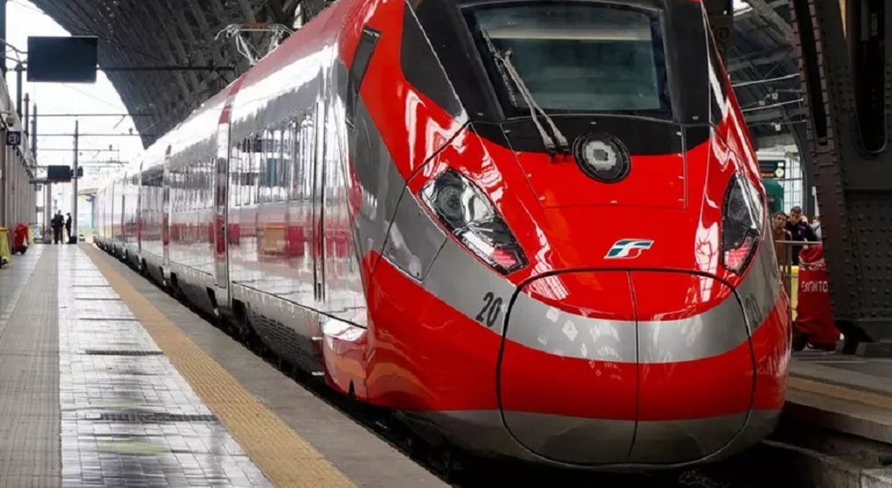 https://statics.cedscdn.it/photos/MED_HIGH/2026/01/09/9287586_09092014_trenitalia_prezzi_dimamici.jpg