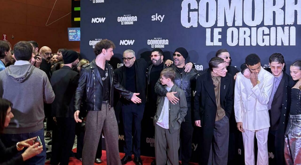gomorra le origini l anteprima al the space cinema di napoli applausi per il prequel della serie dei record