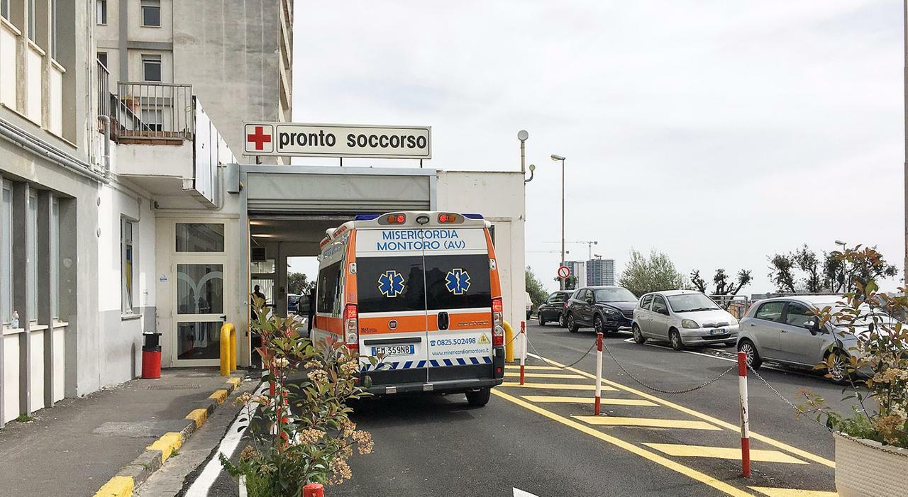 Salerno, stop ai ricoveri programmati: al Ruggi garantite soltanto le urgenze Salerno, stop ai ricoveri programmati: al Ruggi garantite soltanto le urgenze