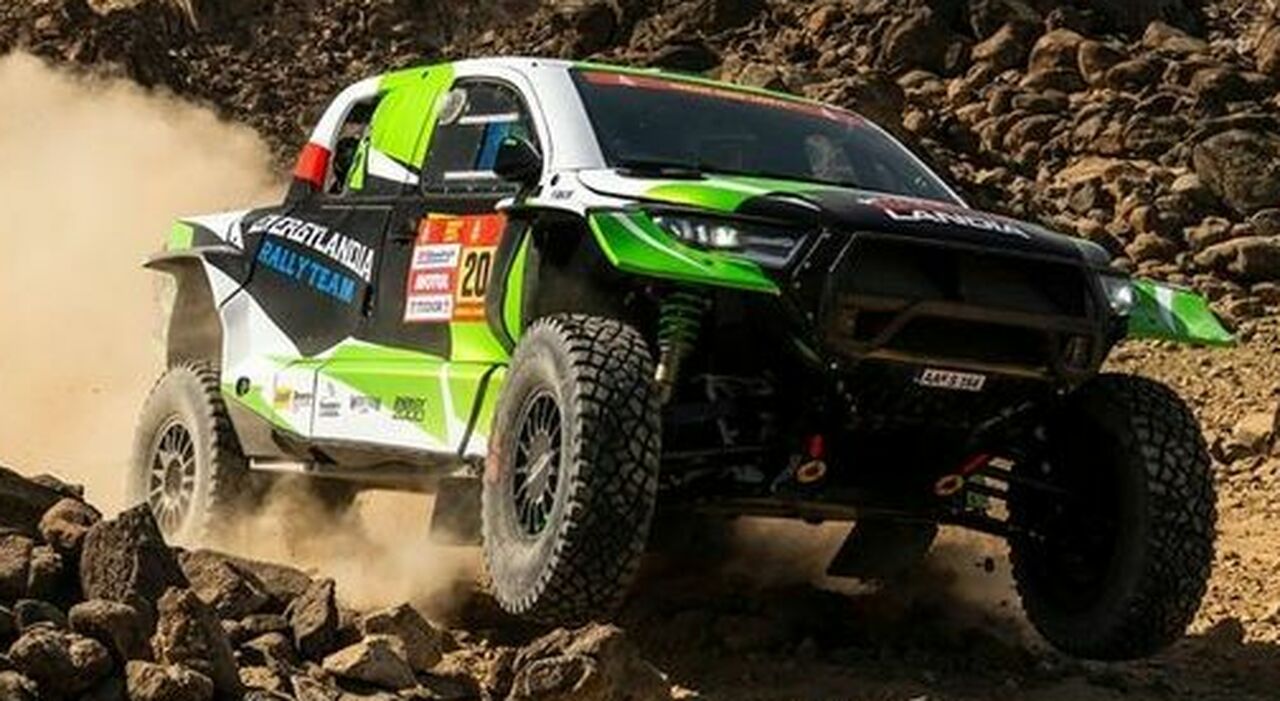 Eryk Goczal con il Toyota Hilux della Energylandia