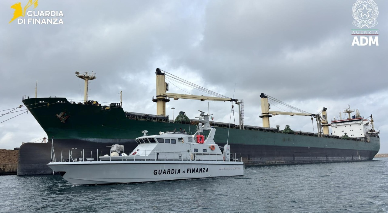 sequestrata nave con 33mila tonnellate di ferro ha violato le sanzioni alla russia