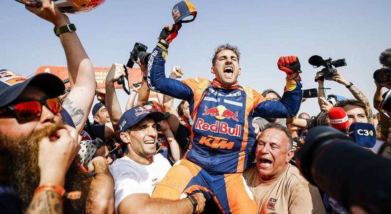 L'argentino Luciano Benavides vincitore della Dakar 2026 con la KTM Red Bull per solo due secondi