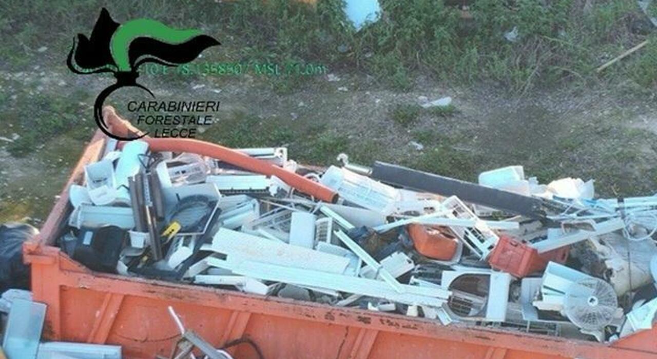 Rifiuti speciali abbandonati: scoperto un deposito nel Salento