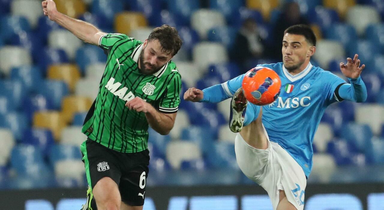 Napoli  Sassuolo, altro infortunio per il Napoli: Elmas costretto al cambio