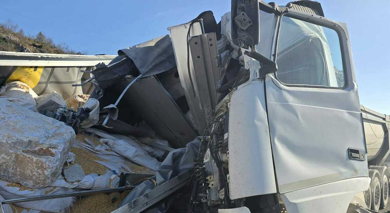 incidente tra 6 camion sull autostrada a4 due autisti feriti chiuso il tratto tra sistiana e monfalcone est in direzione venezia