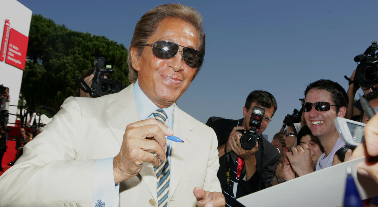 valentino garavani chi era lo stilista morto a 93 anni gli inizi tra italia e francia la fondazione il party di addio si ball242 fino all alba