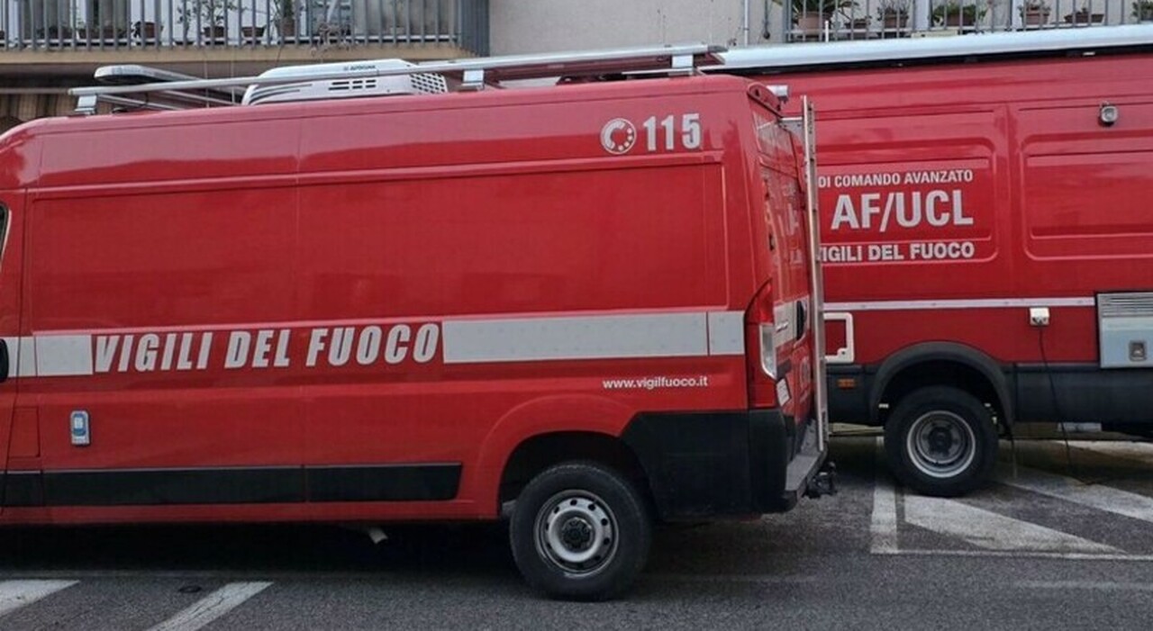 https://statics.cedscdn.it/photos/MED_HIGH/2026/01/20/9309173_20144003_crolla_il_solaio_dopo_incendio_in_casa_si_cerca_una_persona.jpg