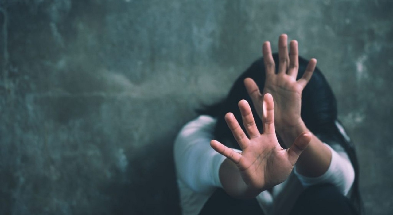 palpeggi242 una minorenne via il permesso di soggiorno vale la libert224 della donna