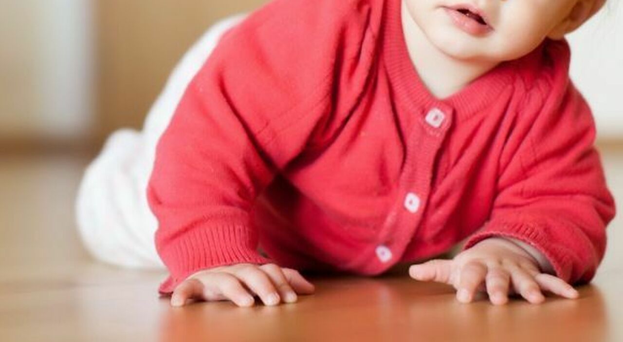 il piccolo antony non ce l ha fatta morto dopo 53 giorni di agonia il bimbo ustionato in casa col bollitore indagata la mamma