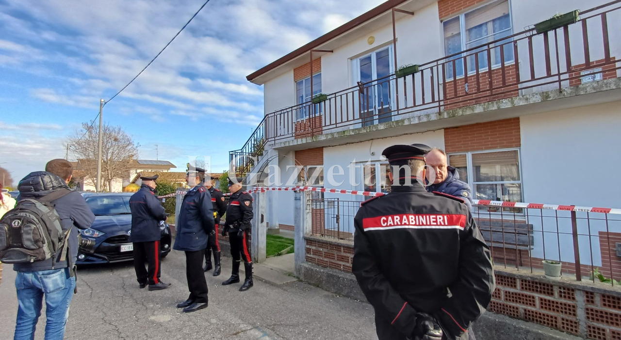 luigi codotti uccide la moglie luigia rossi colpendola in testa con un accetta poi prende un coltello e si toglie la vita la coppia aveva tre figli da Ilgazzettino.it luigi codotti uccide la moglie luigia rossi colpendola in testa con un accetta poi prende un coltello e si toglie la vita la coppia aveva tre figli