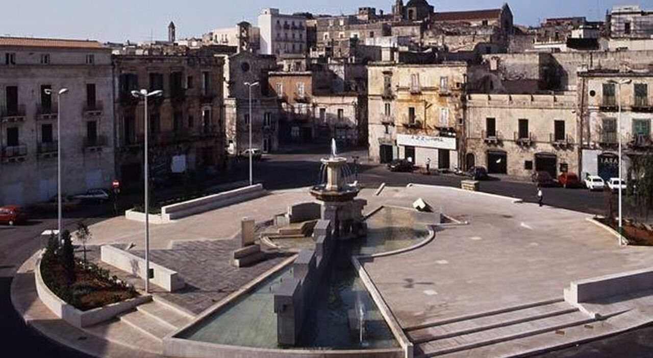 Riqualificazione di Piazza Fontana, la protesta delle associazioni: «Noi escluse» Riqualificazione di Piazza Fontana, la protesta delle associazioni: «Noi escluse»