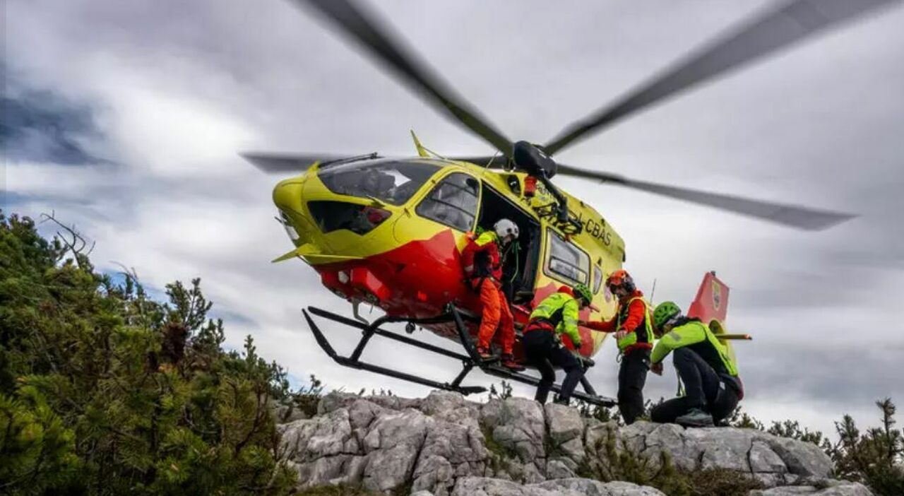 scalatore precipita su una lastra di ghiaccio il compagno lancia l allarme ma l amico muore sul colpo da Ilgazzettino.it scalatore precipita su una lastra di ghiaccio il compagno lancia l allarme ma l amico muore sul colpo