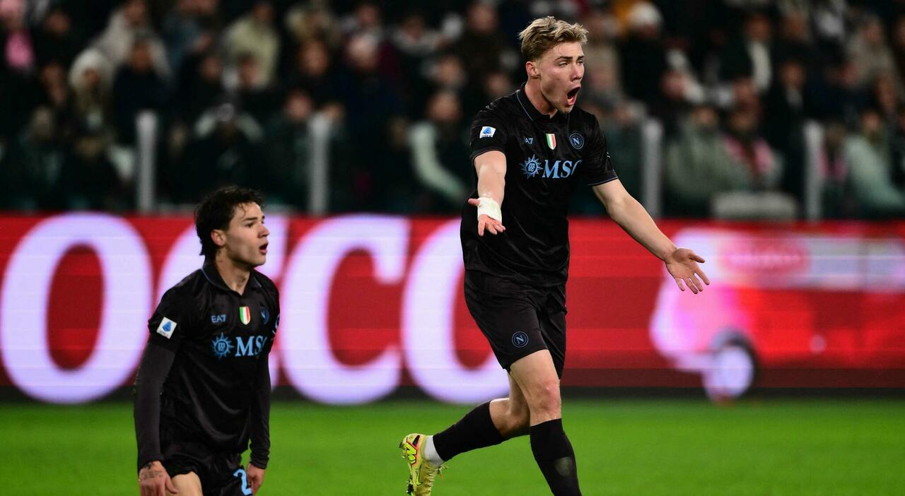 Juventus Napoli, fallo di Bremer su Hojlund: perché non è stato fischiato il rigore Juventus Napoli, fallo di Bremer su Hojlund: perché non è stato fischiato il rigore