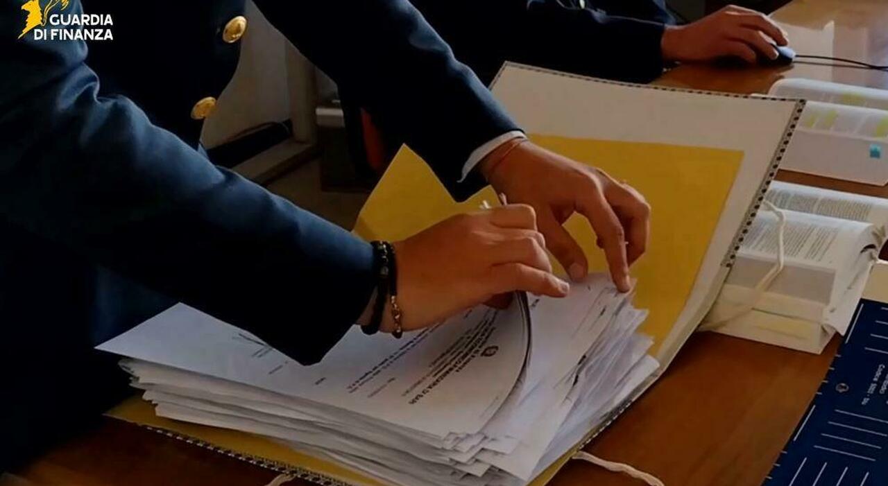 Frode sui bonus edilizi, sequestrati a Bari beni per 870mila euro