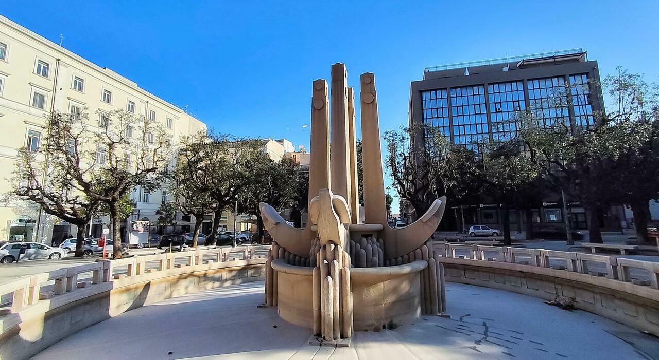 La Fontana delle ancore a secco per oltre 230 giorni, Elmo: «Lavori complessi a causa di impianti molto vecchi» La Fontana delle ancore a secco per oltre 230 giorni, Elmo: «Lavori complessi a causa di impianti molto vecchi»