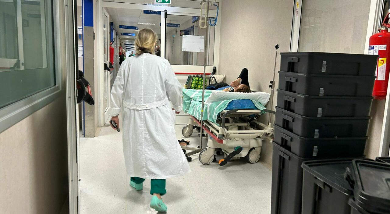 Odissea a Torrette, cade in casa a 97 anni: in pronto soccorso 14 ore. La nipote: «Una cosa disumana» Odissea a Torrette, cade in casa a 97 anni: in pronto soccorso 14 ore. La nipote: «Una cosa disumana»